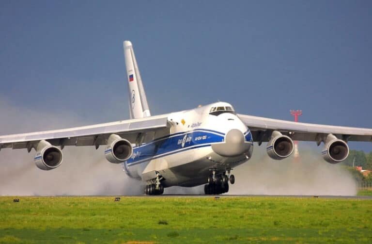 Chapman Freeborn Australia charters AN124 to deliver helicopters to Greece to aid firefighting